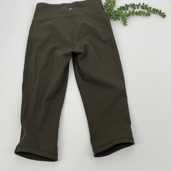 Lululemon Squad Goals Crop 17" Dark Olive
size 6 - Picture 4 of 10